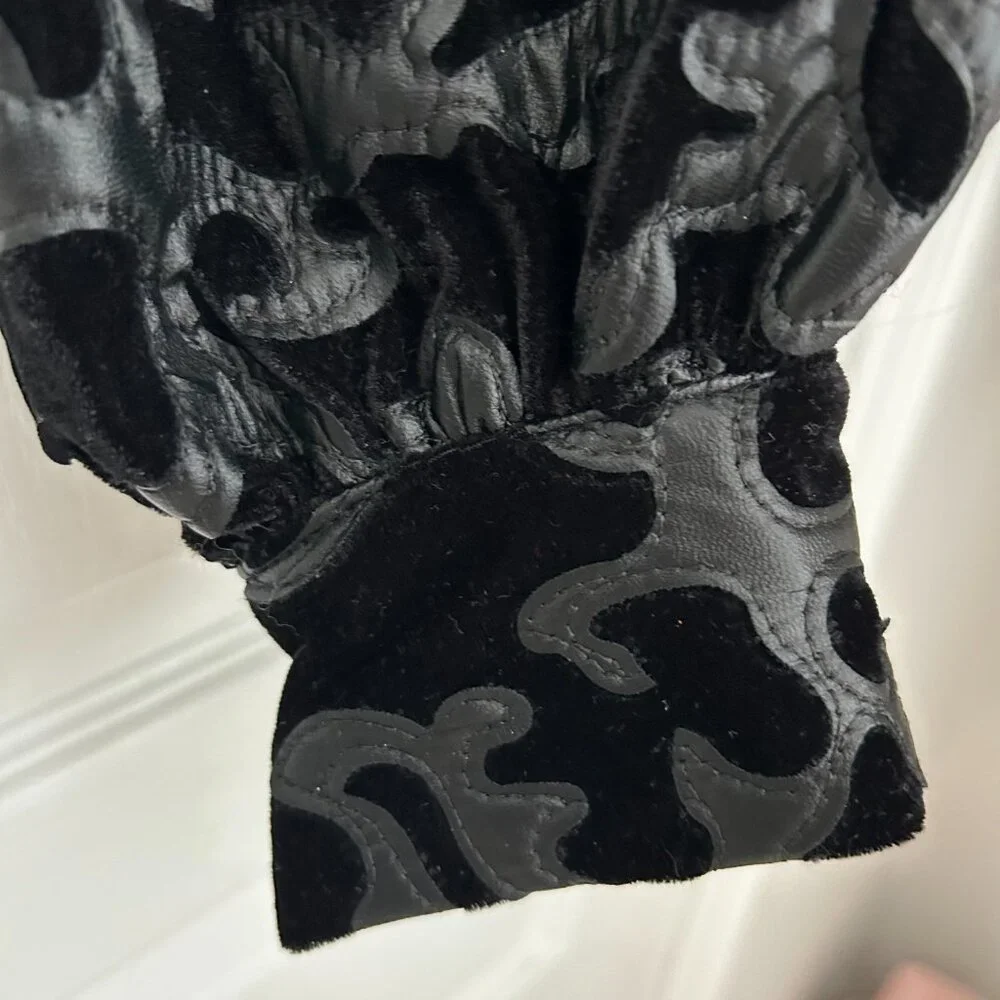 Zara Velvet Baroque/Gothic Appliqué Blouse with Funnel Neck Detail SZ XS - Picture 5 of 8